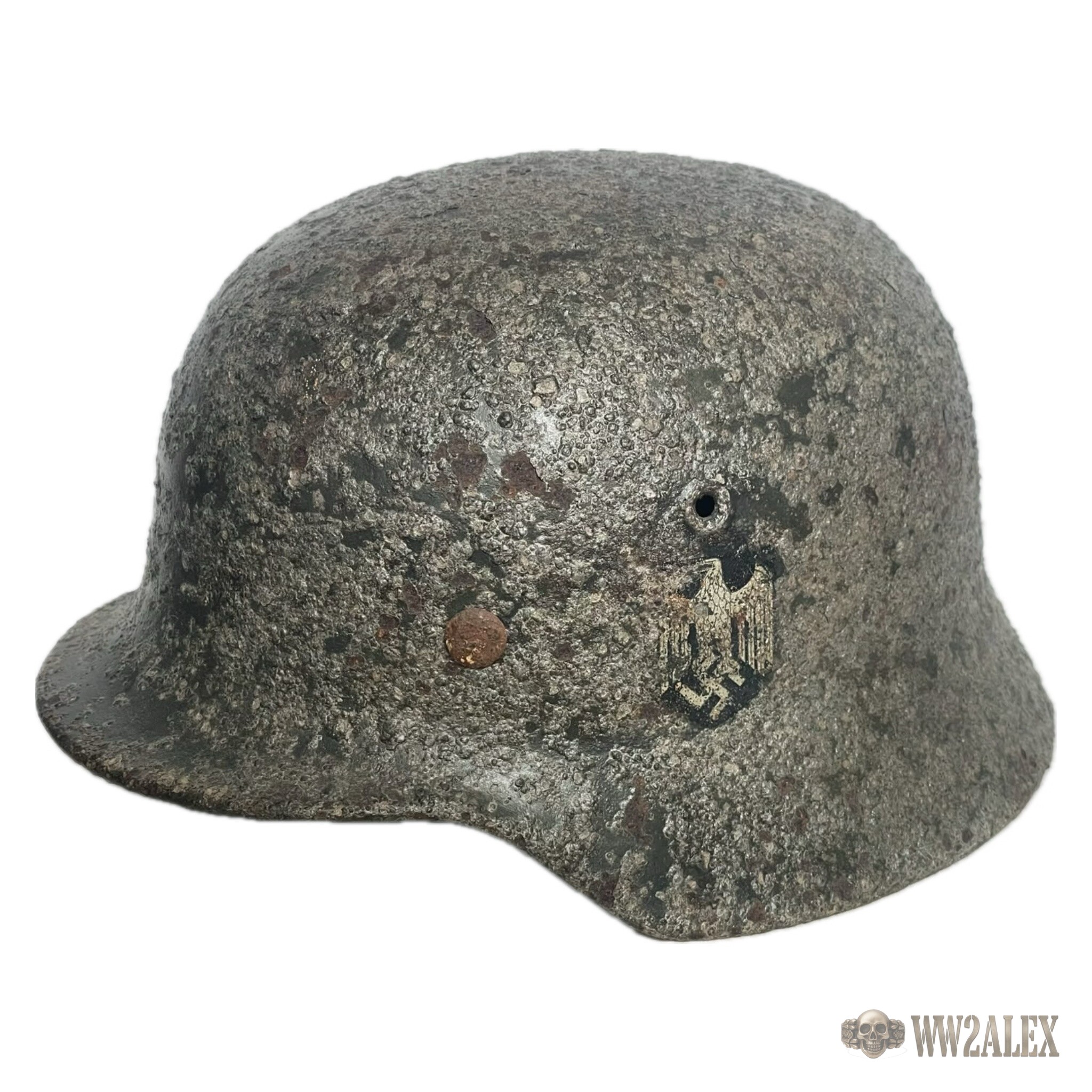 German M40 helmet with original decal – side view with decal