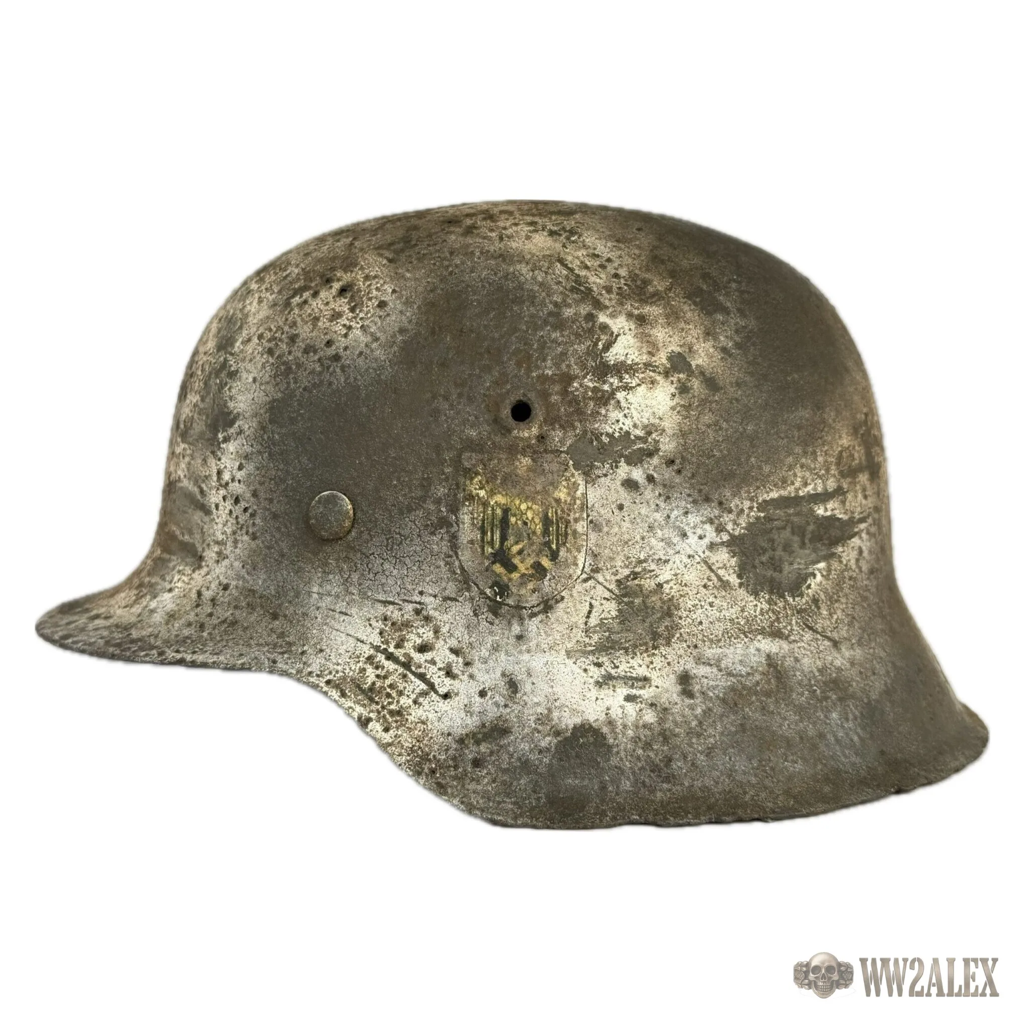 Refurbished WW2 German M42 Stahlhelm with Shrapnel Damage - photograph 2