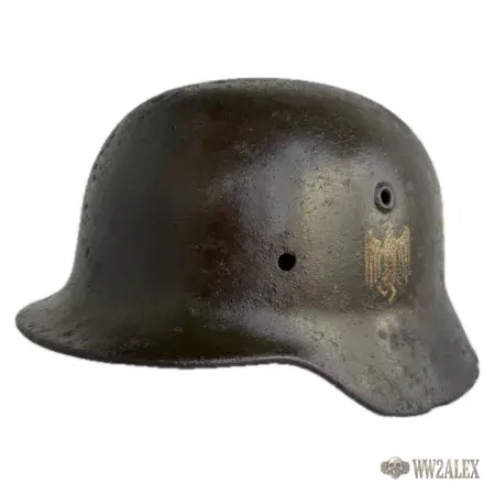 German M40 helmet with decal, size 66 – side view with decal