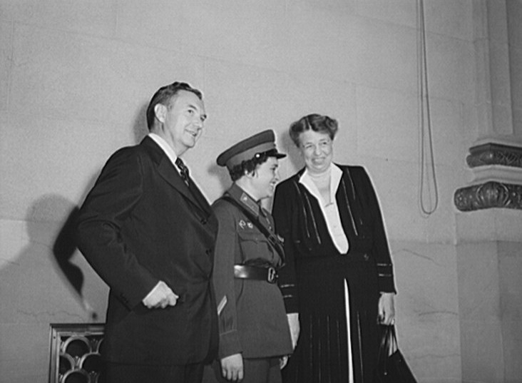 Lyudmila Pavlichenko with Eleanor Roosevelt and Justice Robert Jackson in Washington, 1942