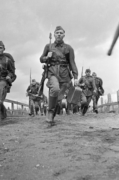 Red Army soldiers, defenders of Leningrad, October 1942