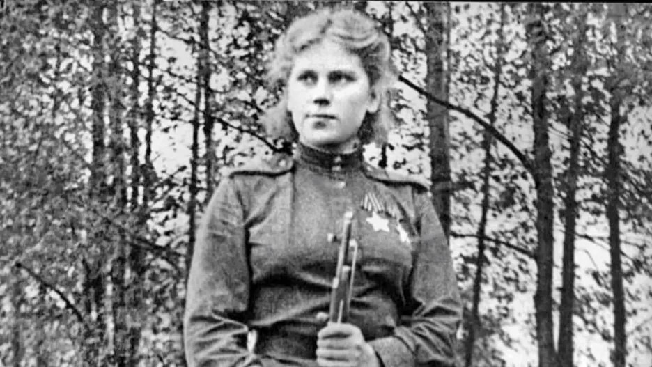 Roza Shanina with her rifle, 1944