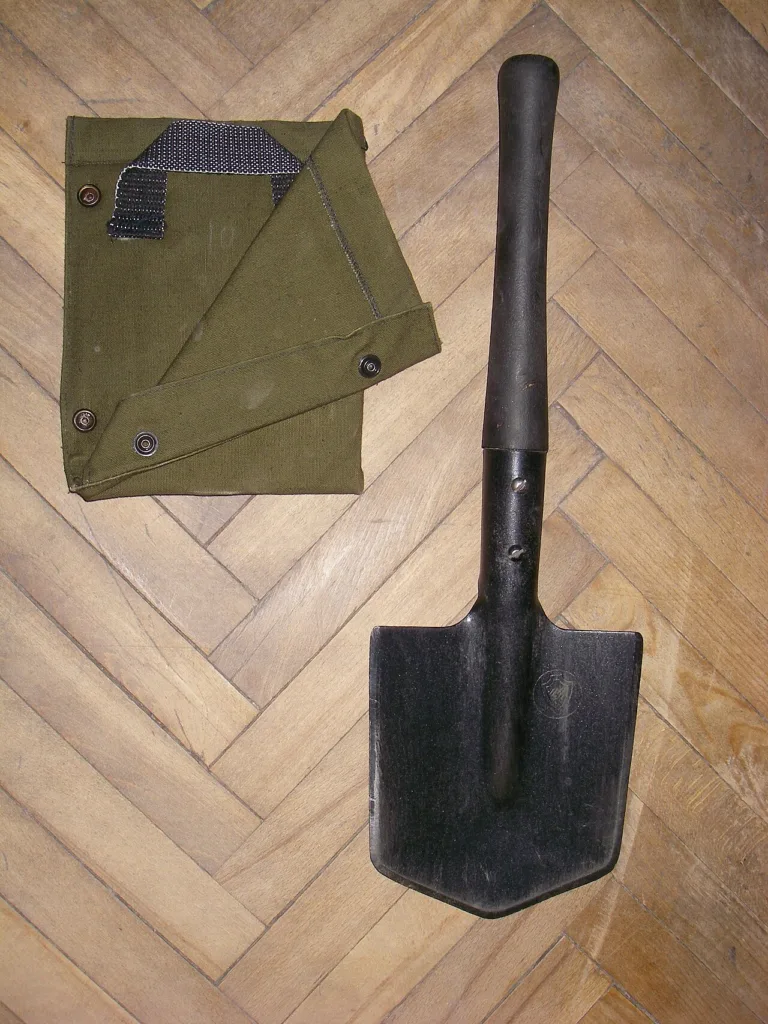 Soviet MPL-50 entrenching tool